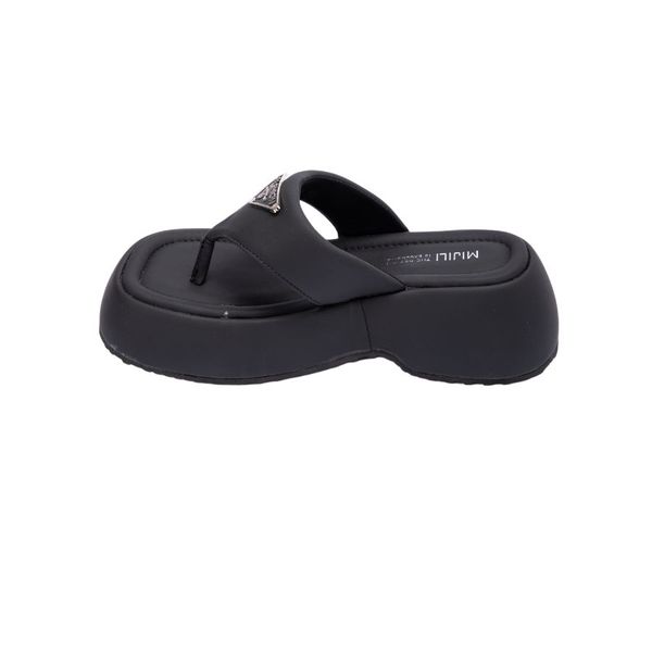 Khám phá Dép Xỏ Ngón Nữ TGG R378-9 Màu Đen Da Mềm Size 36