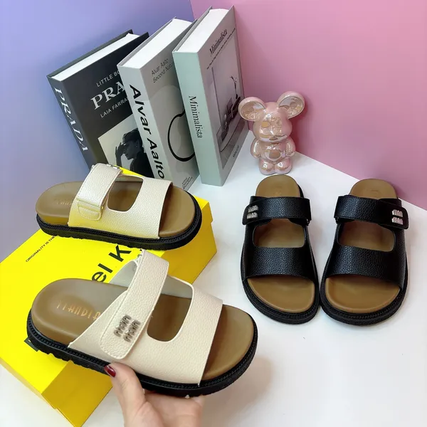 Khám phá Dép nữ TGG 716-38 Màu Be Quai Da Sần Size 35