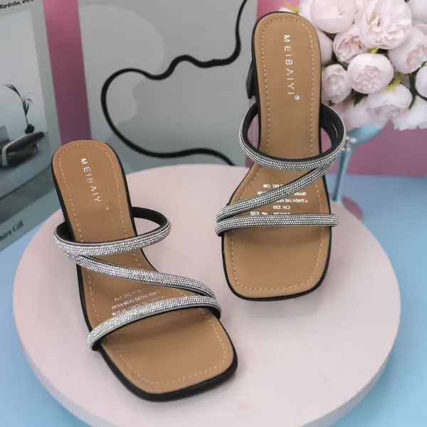 Khám phá Dép Cao Gót Nữ TGG 206 Màu Đen Phối Nâu Quai Đính Đá Size 35