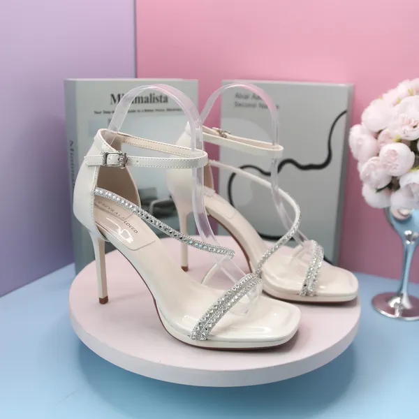 Khám phá Dép Cao Gót Nữ TGG 899-2 Màu Be Da Mềm Quai Đính Đá Size 35