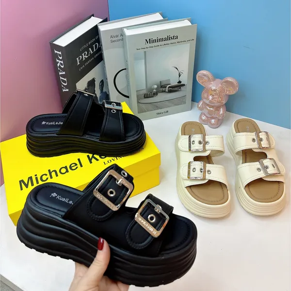 Khám phá Dép quai ngang nữ TGG 6802 màu đen quai cài size 35