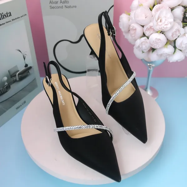 Khám phá Giày Hở Gót Nữ TGG M982-10 Màu Đen Da Lộn Size 34