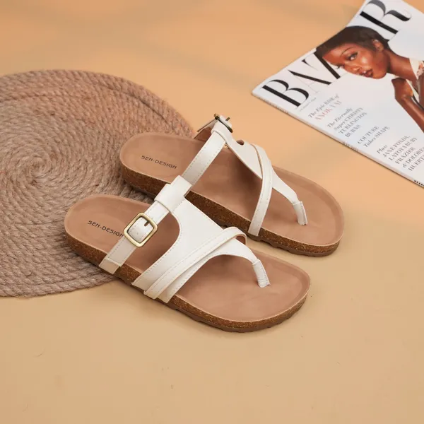 Khám phá Dép Xỏ Ngón Nữ TGG 5010 Màu Trắng Kem Quai Da Size 35