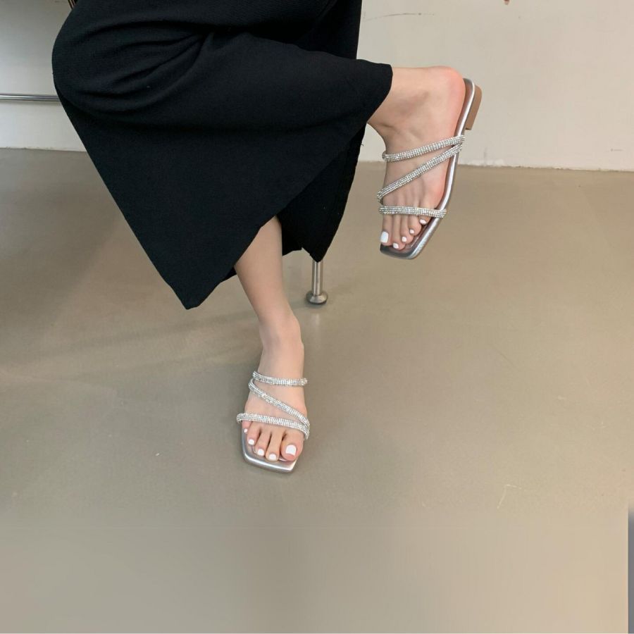 Dép Bệt Nữ TGG D839-2 Màu Bạc Da Trơn Size 37