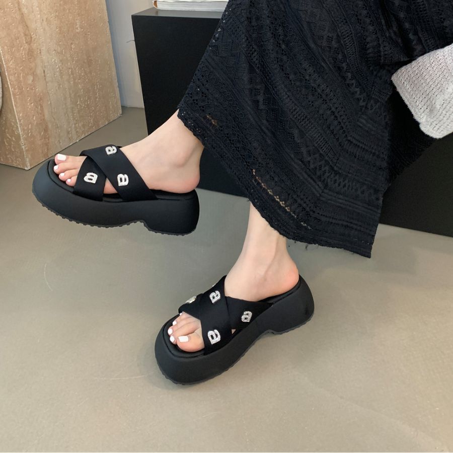 Dép Quai Chéo Nữ TGG D378-16 Màu Trắng Da Mềm Size 35