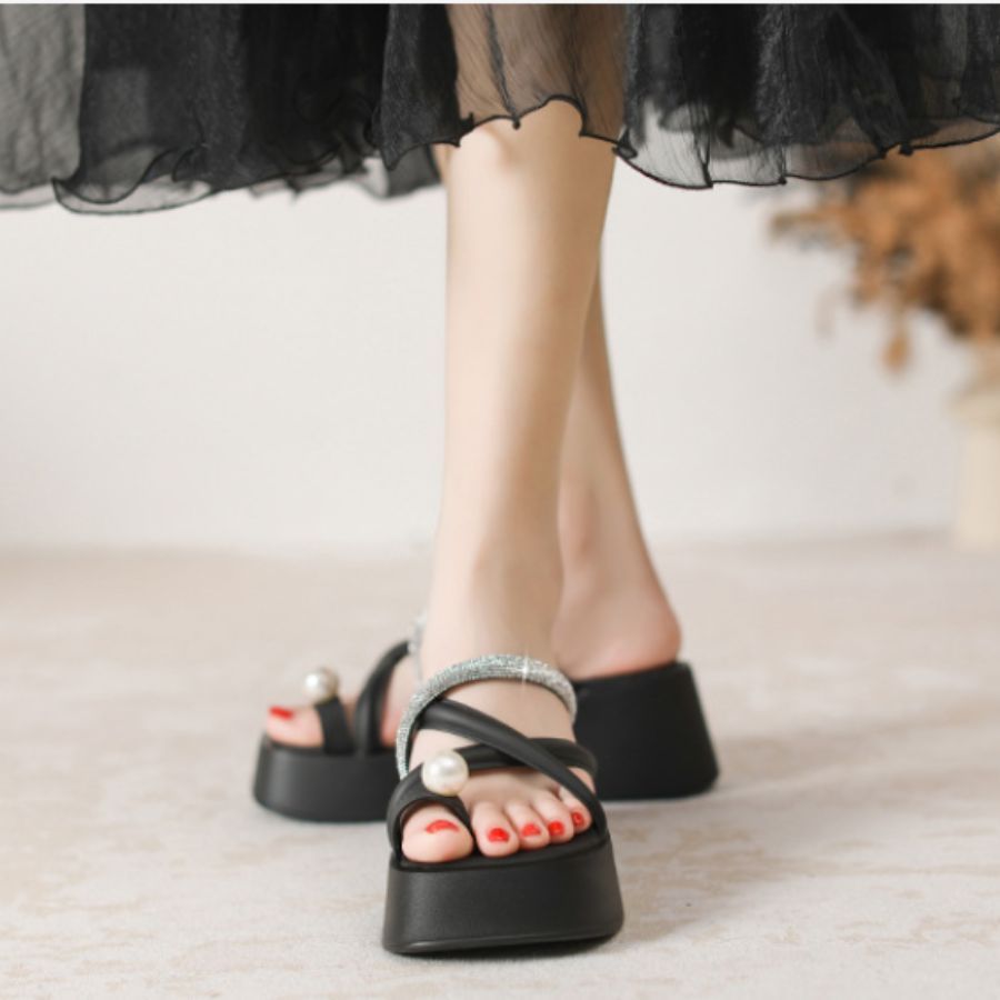 Dép Xỏ Ngón Nữ TGG Y2238 Màu Đen Da Trơn Size 38