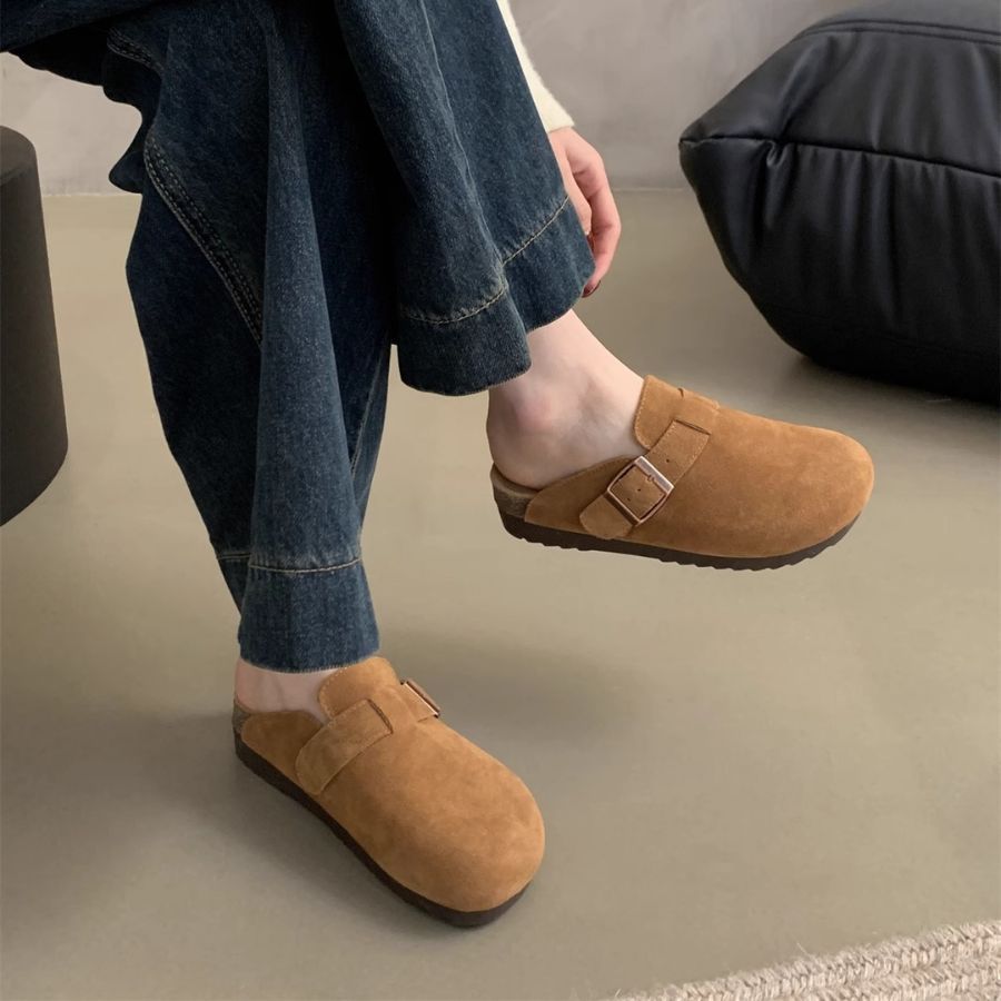 Giày Sục Nữ TGG UN2205-1 Màu Nâu Da Lộn Size 36