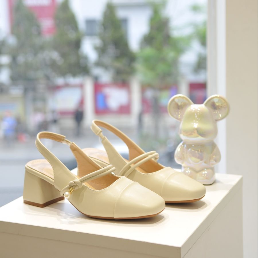 Giày hở gót TGG 99-8 Da Lì Màu Trắng Sữa Size 36