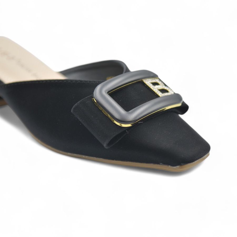 Giày Sục Nữ TGG 8338-67 Màu Đen Da Lụa Size 39