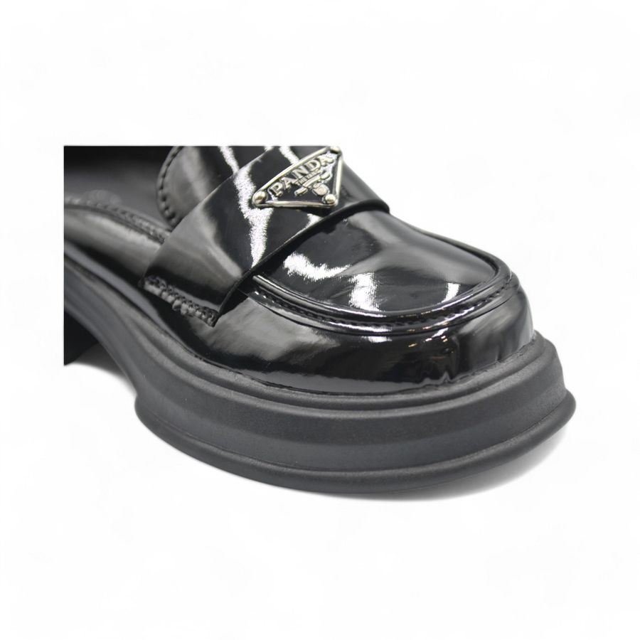 Giày Sục Nữ TGG 5523 Da Bóng Màu Đen Size 36