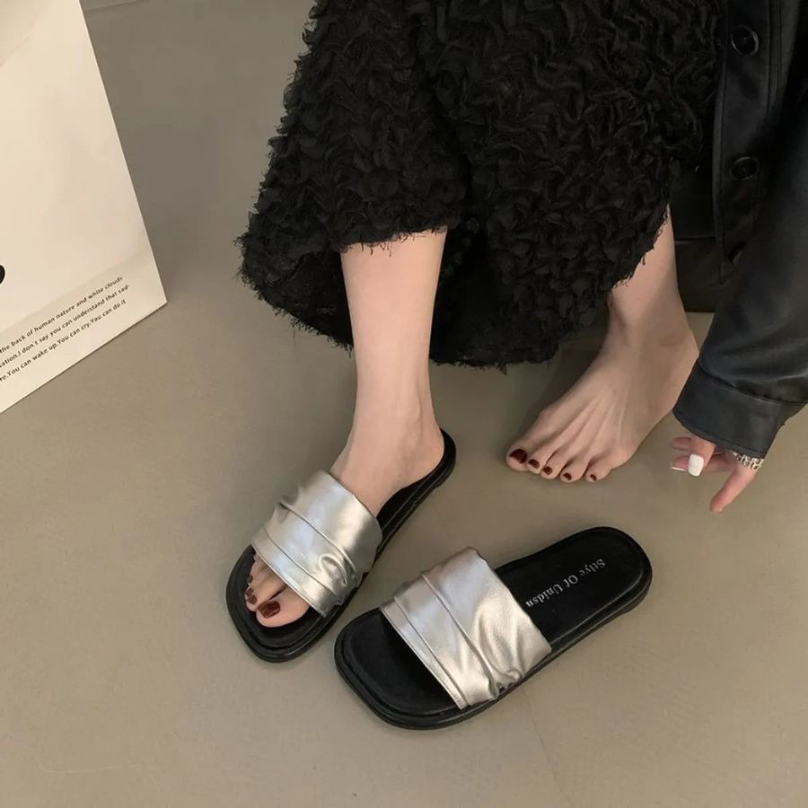 Dép Da Nữ TGG UN5030-2 Màu Bạc Da Mềm Size 39