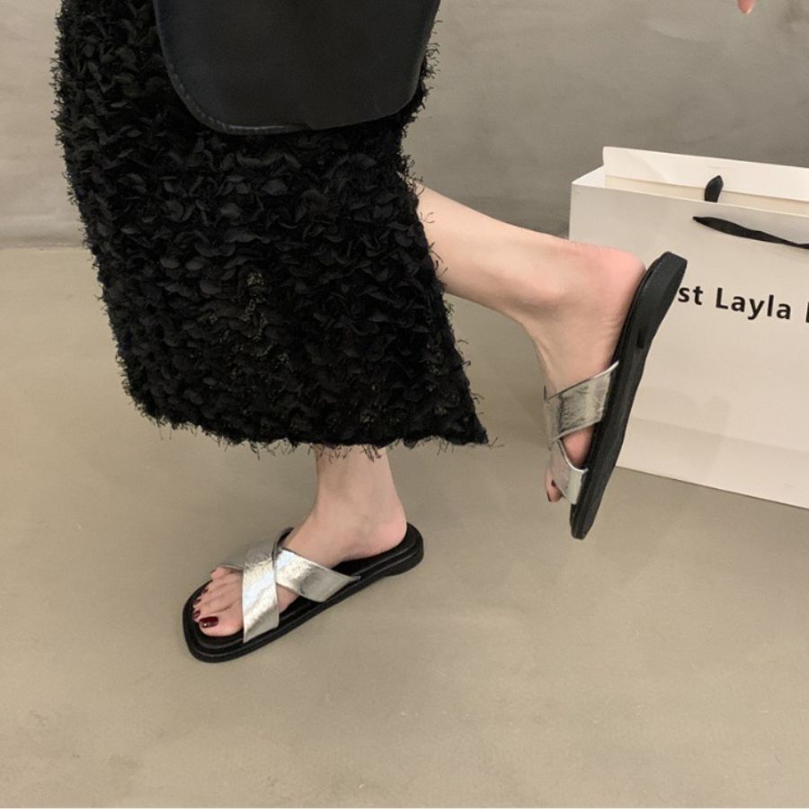 Dép Quai Chéo Nữ TGG UN5030-5 Màu Đen Da Mềm Size 36