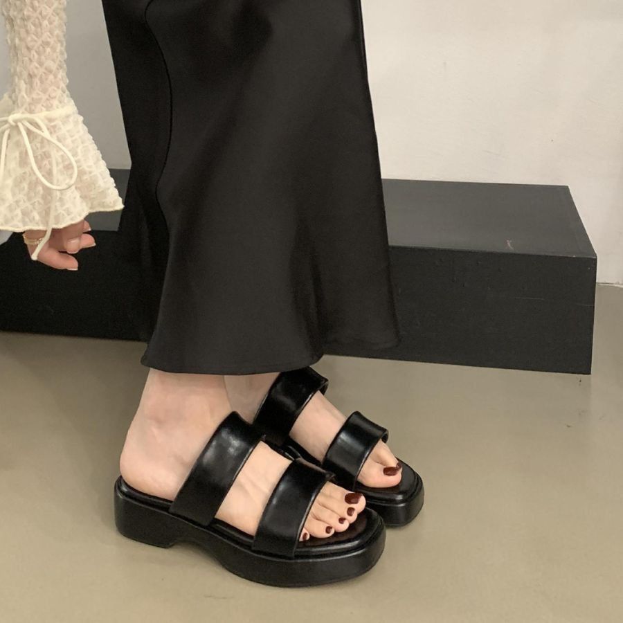Dép Quai Ngang Nữ TGG UN8989-2 Màu Đen Da Mềm Size 35
