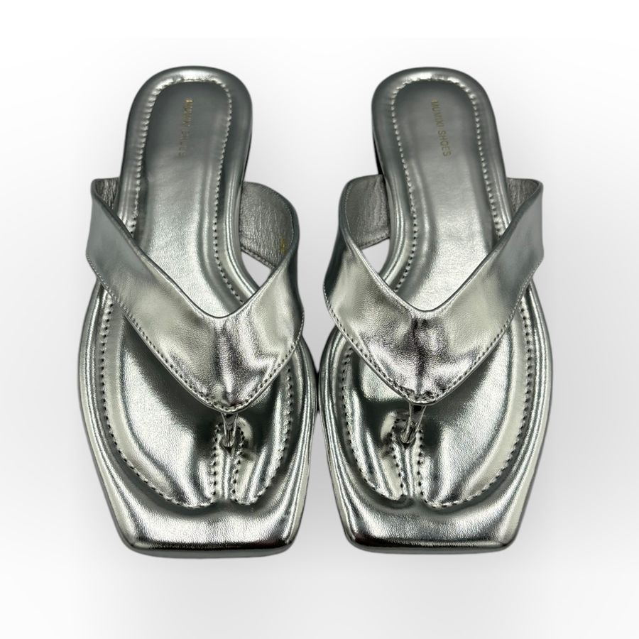 Dép Xỏ Ngón Nữ TGG A321-1 Màu Bạc Da Bóng Size 38