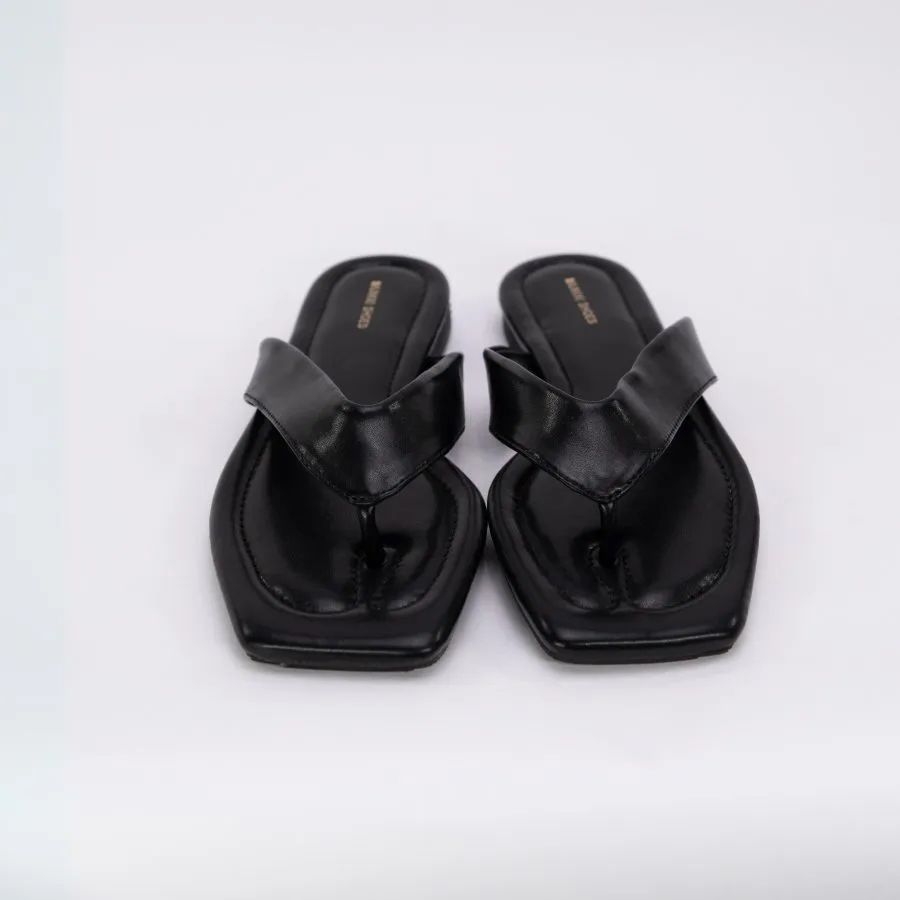 Dép Xỏ Ngón Nữ TGG A321-1 Màu Đen Da Bóng Size 38