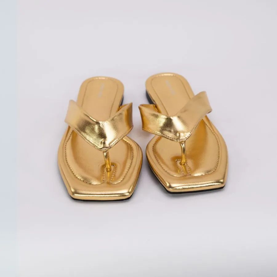Dép Xỏ Ngón Nữ TGG A321-1 Màu Vàng Da Bóng Size 37