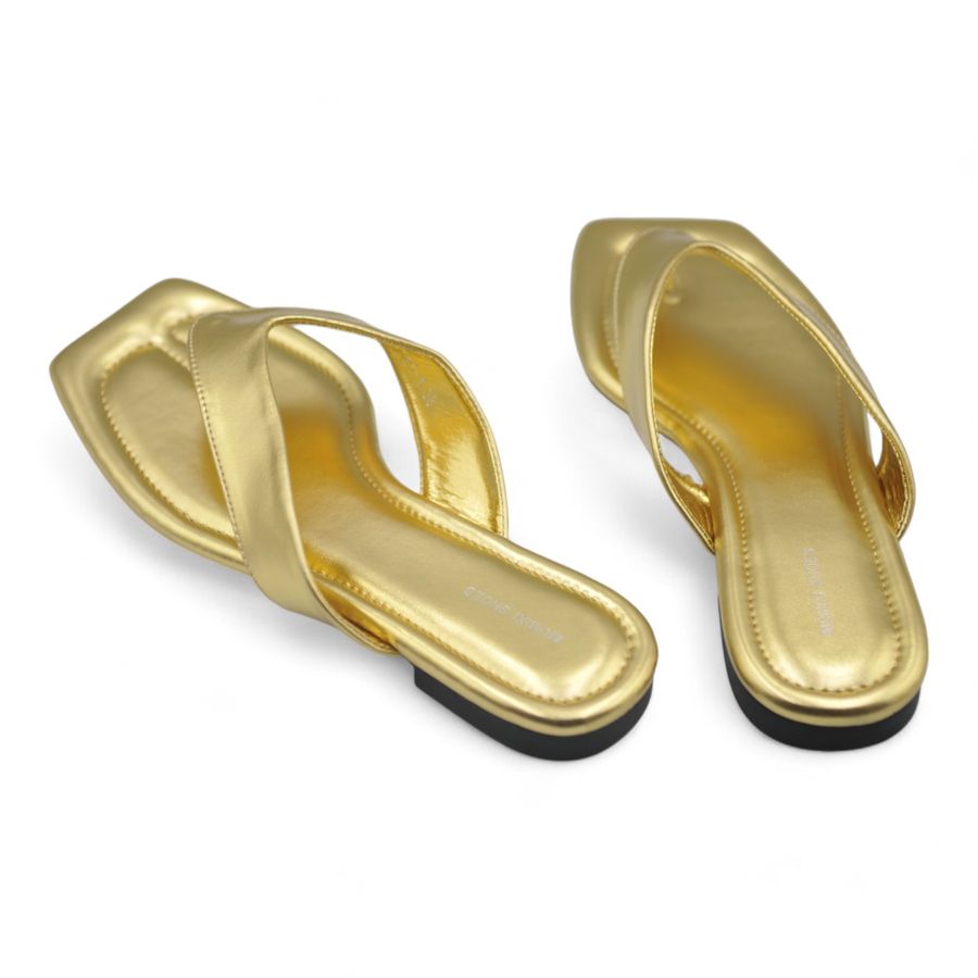 Dép Xỏ Ngón Nữ TGG A321-1 Màu Vàng Da Bóng Size 37