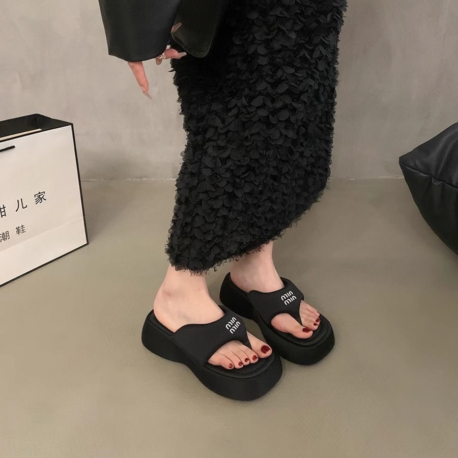 Dép Xỏ Ngón Nữ TGG R378-6 Màu Đen Da Pu Size 35