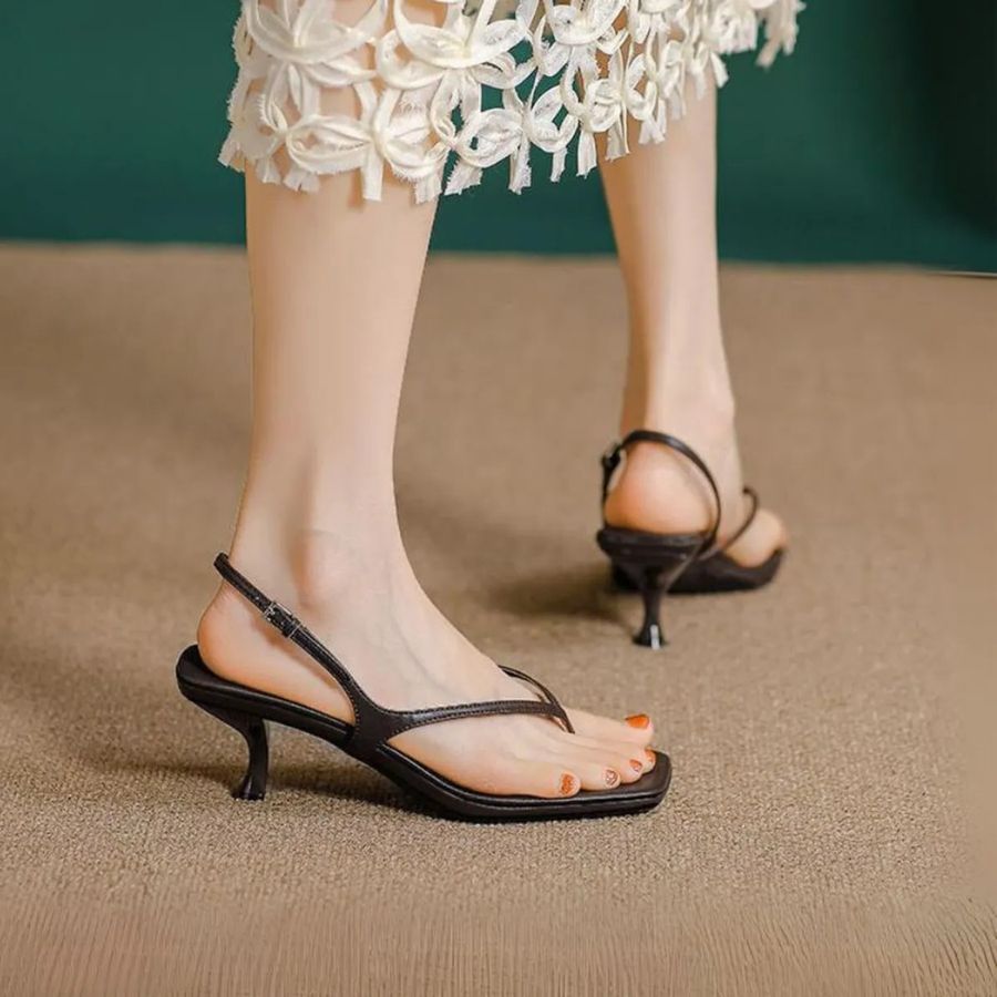 Dép Xỏ Ngón Nữ TGG ST21-16 Màu Đen Da Mềm Size 35