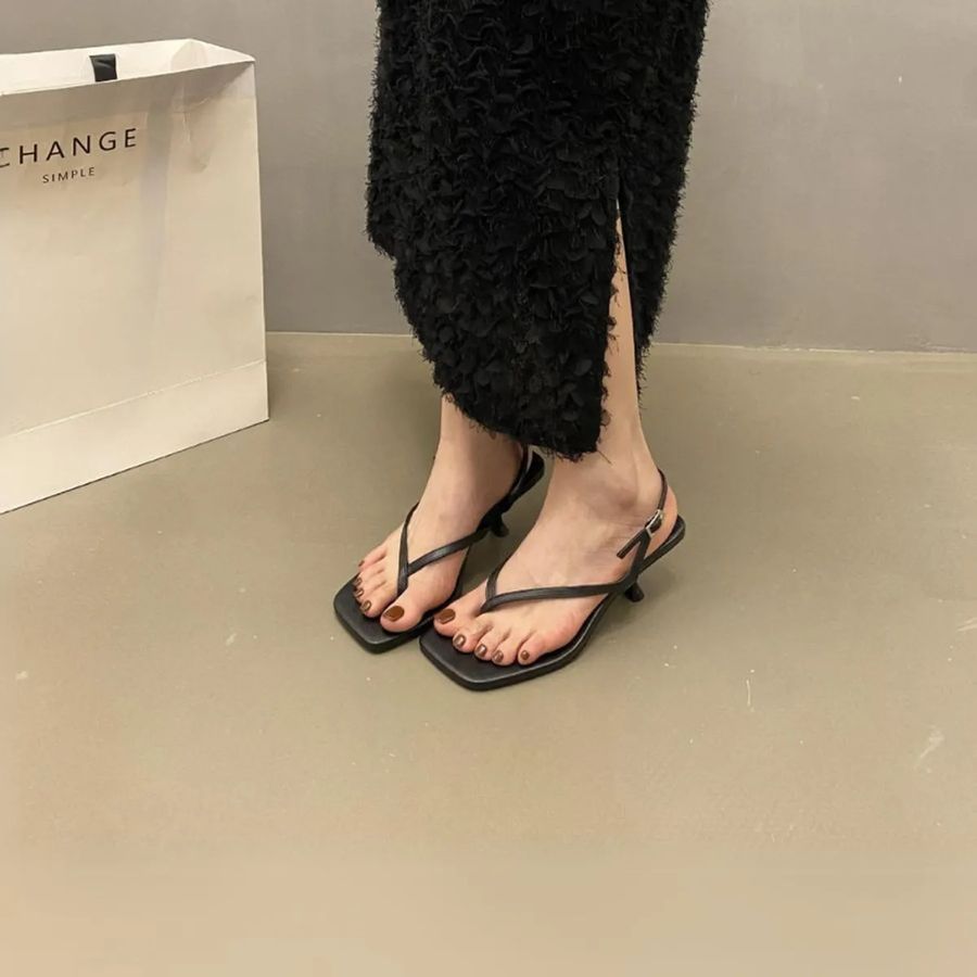 Dép Xỏ Ngón Nữ TGG ST21-16 Màu Đen Da Mềm Size 37