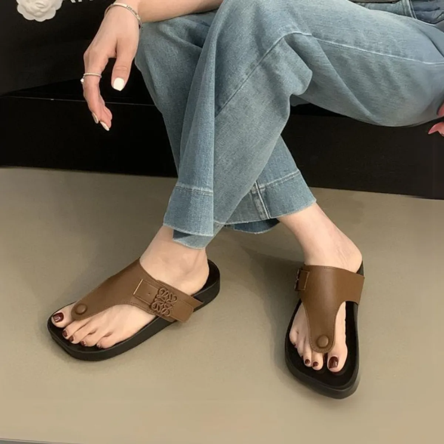 Dép Xỏ Ngón Nữ TGG UN5168-1 Màu Nâu Da Mềm Size 36