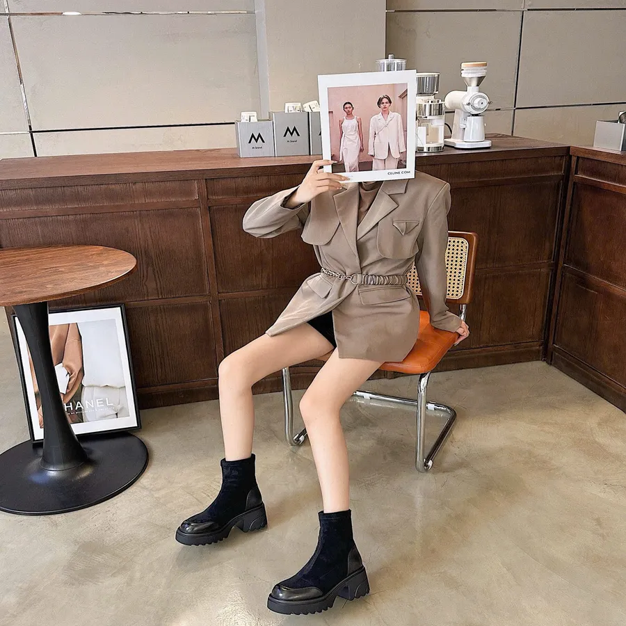 Giày Boots Cổ Thấp Nữ TGG 980-1 Màu Đen Da Lộn Size 36
