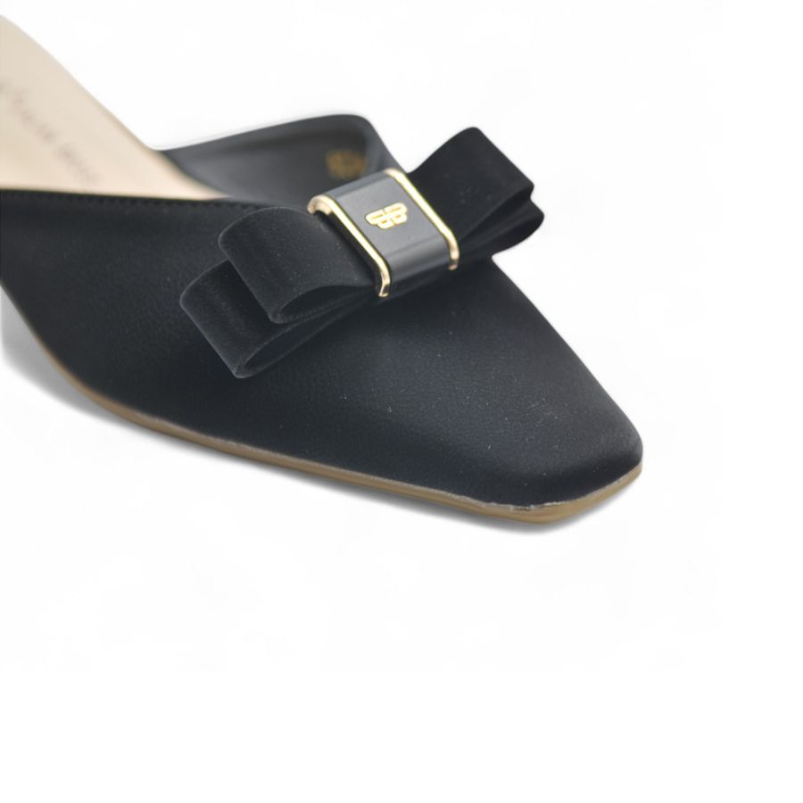 Giày Sục Nữ TGG 8338-92 Màu Đen Da Lụa Size 36