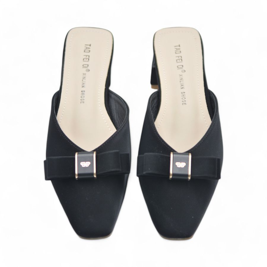 Giày Sục Nữ TGG 8338-92 Màu Đen Da Lụa Size 36