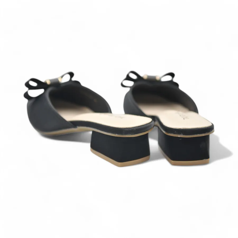 Giày Sục Nữ TGG 8338-92 Màu Đen Da Lụa Size 37
