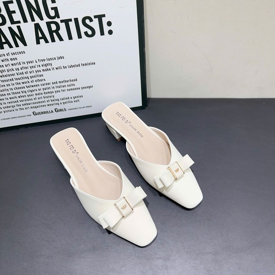 Giày Sục Nữ TGG 8338-92 Màu Trắng Da Lụa Size 35
