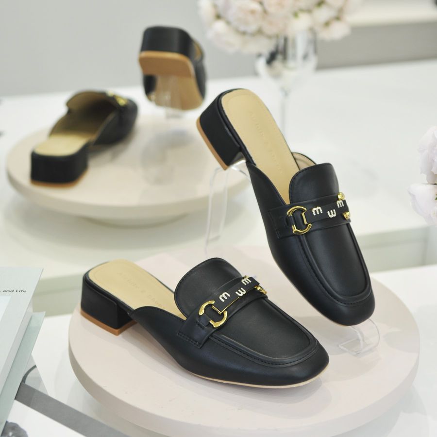 Giày Sục Nữ TGG A6606 Màu Đen Da Lì Size 35