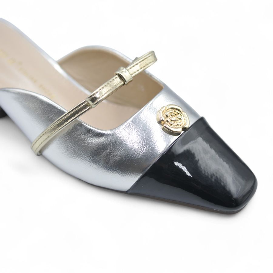 Giày Sục Nữ TGG D1803 Màu Bạc Da Mềm Size 38