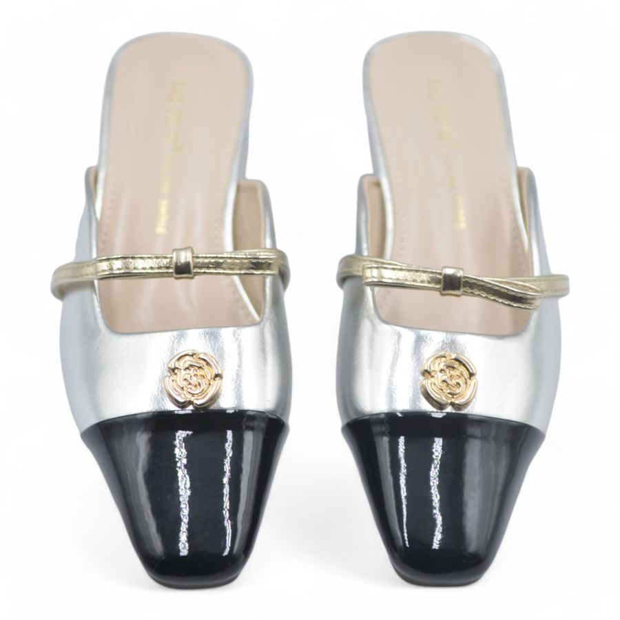 Giày Sục Nữ TGG D1803 Màu Bạc Da Mềm Size 38