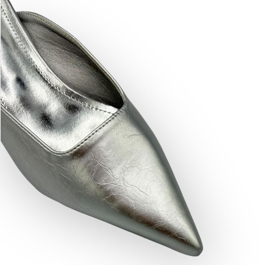 Giày Sục Nữ TGG D298-1 Màu Bạc Da Mềm Size 36