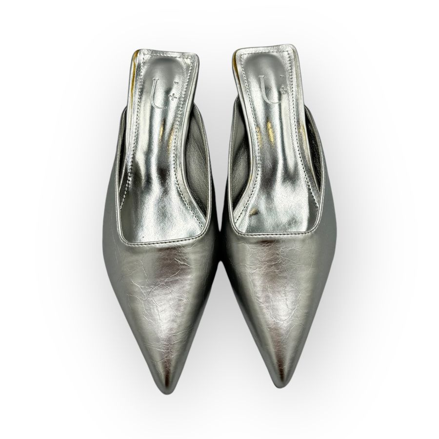 Giày Sục Nữ TGG D298-1 Màu Bạc Da Mềm Size 36