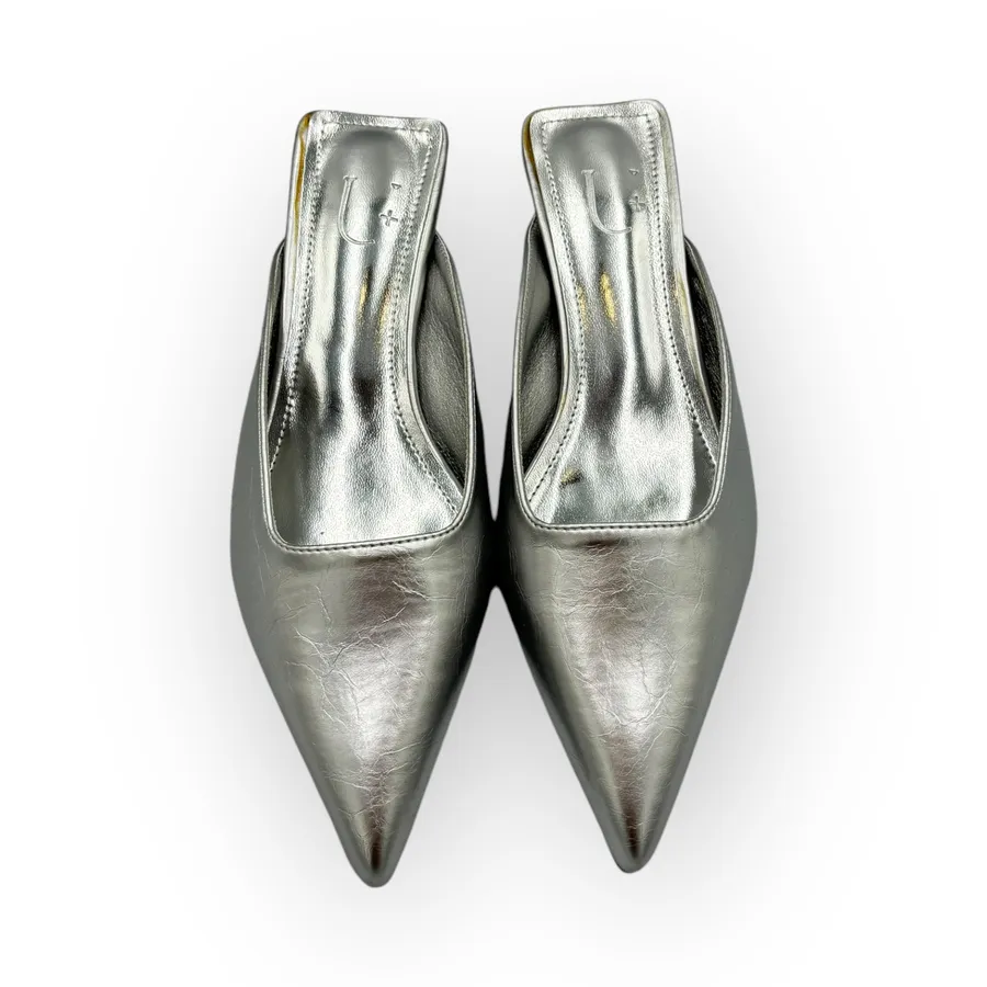 Giày Sục Nữ TGG D298-1 Màu Bạc Da Mềm Size 38