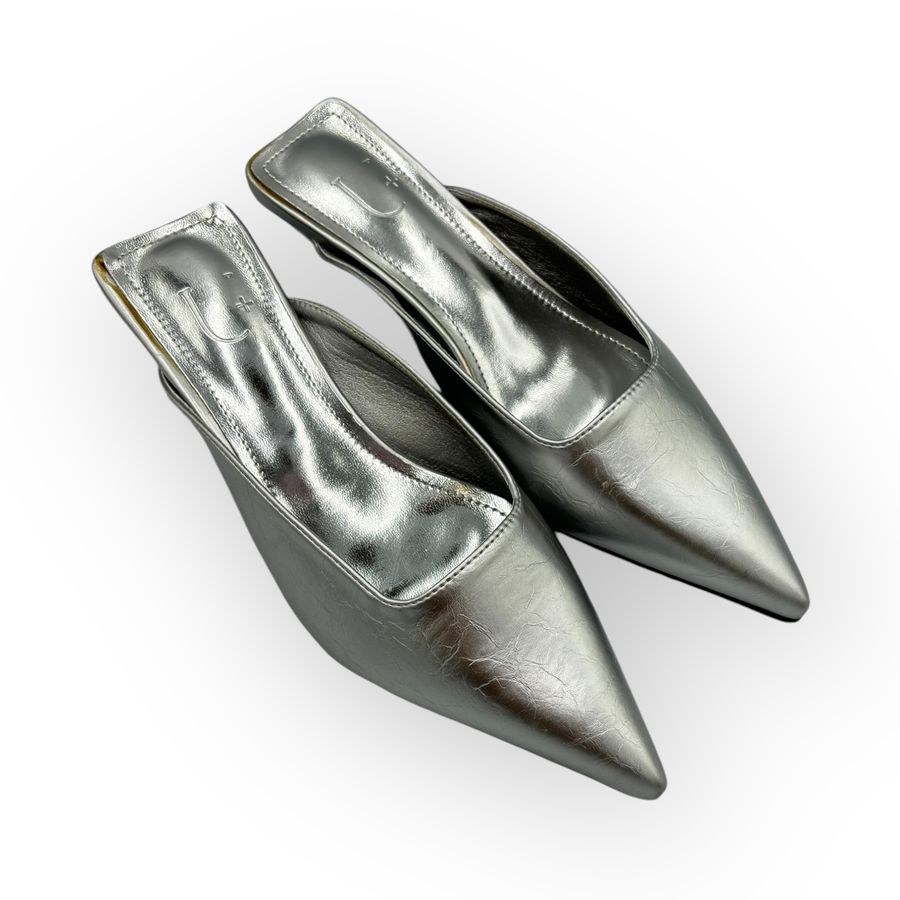 Giày Sục Nữ TGG D298-1 Màu Bạc Da Mềm Size 39