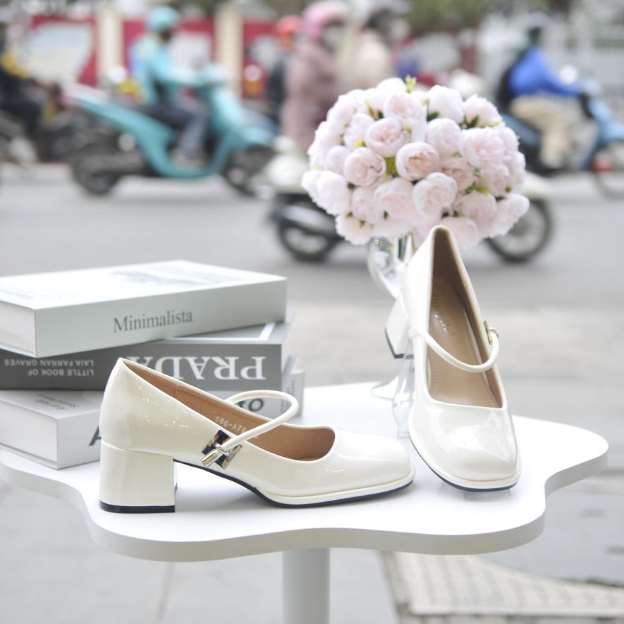 Giày Búp Bê Nữ TGG 666-A79 Màu Trắng Da Bóng Size 35