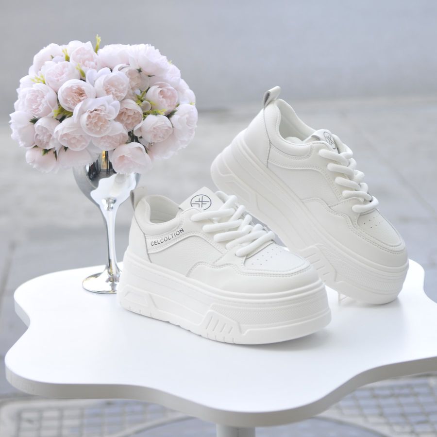 Giày Thể Thao Nữ TGG 815-1 Trắng Phối Đen Size 40