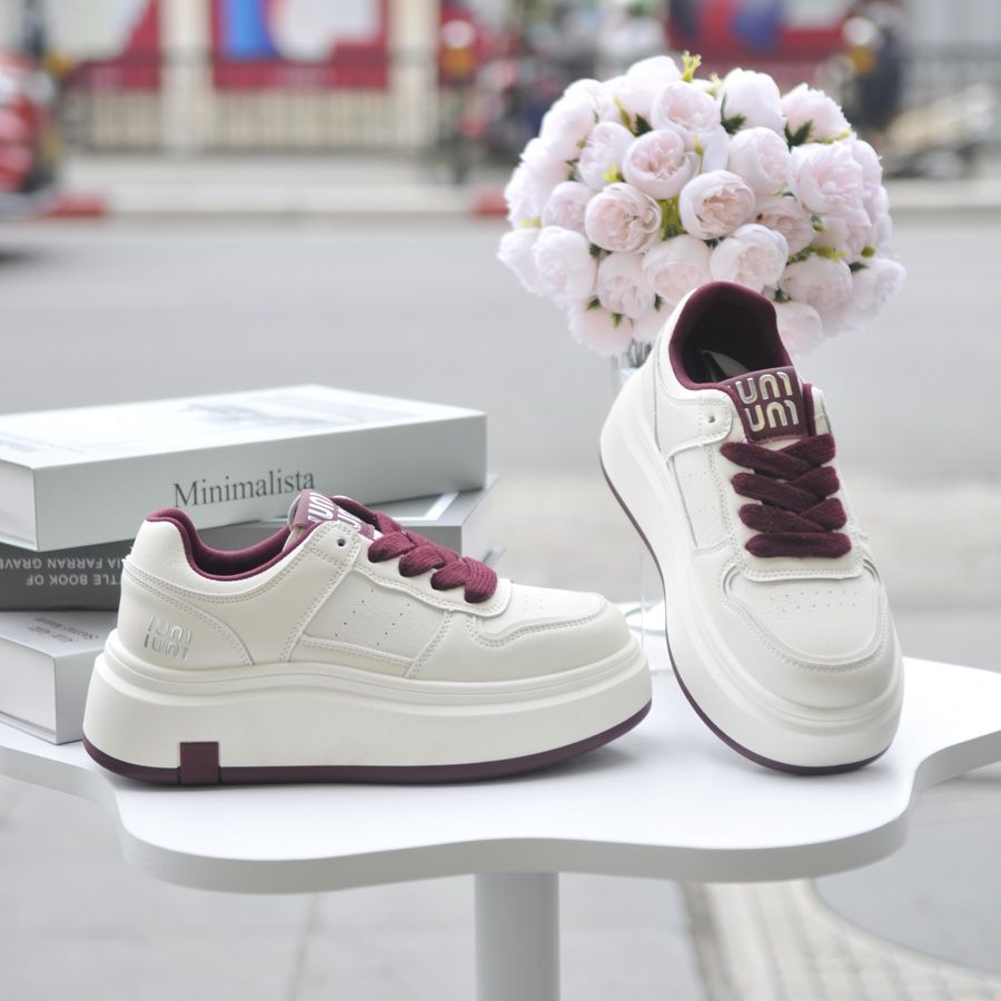 Giày Thể Thao Nữ TGG 8701 Màu Trắng Phối Đỏ Size 37