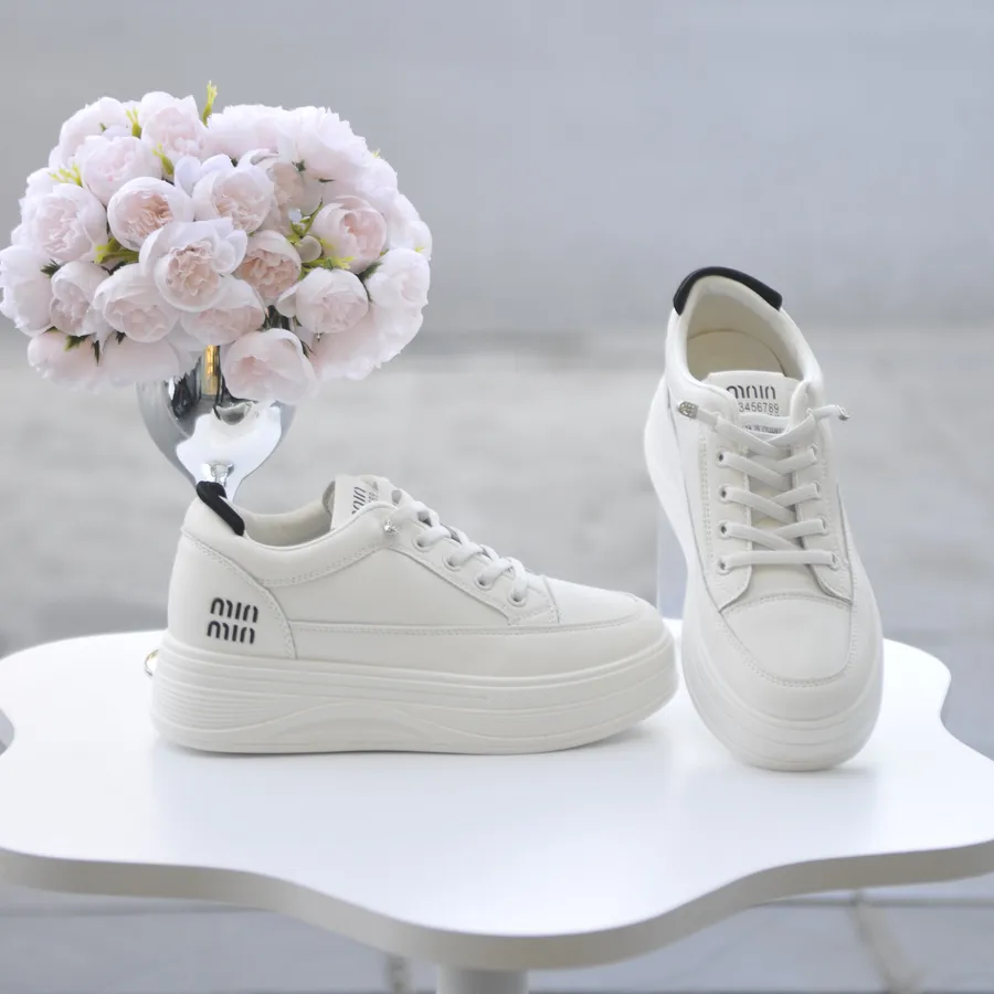 Giày Thể Thao Nữ TGG 8813 Trắng Phối Đen Size 39