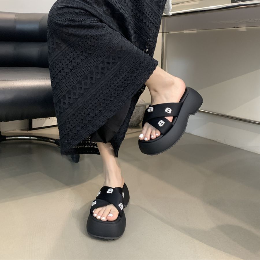 Dép Quai Chéo Nữ TGG D378-16 Màu Đen Da Mềm Size 38