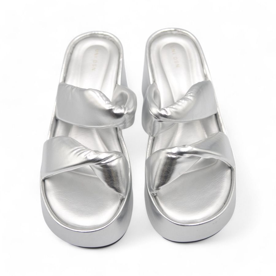 Dép Quai Ngang Nữ TGG UN9825-7 Màu Bạc Da Mềm Size 39