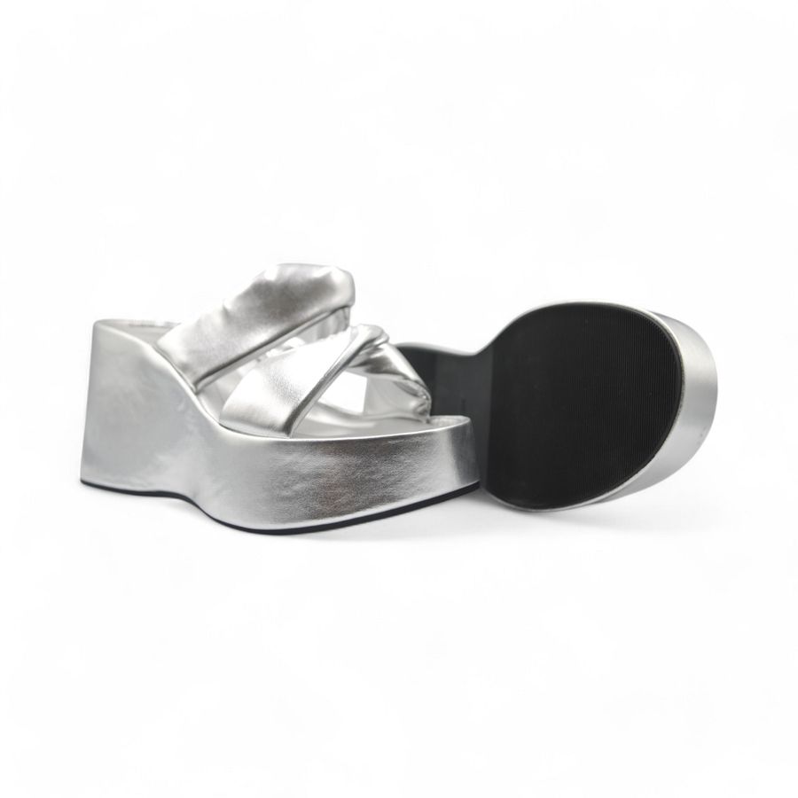 Dép Quai Ngang Nữ TGG UN9825-7 Màu Bạc Da Mềm Size 39