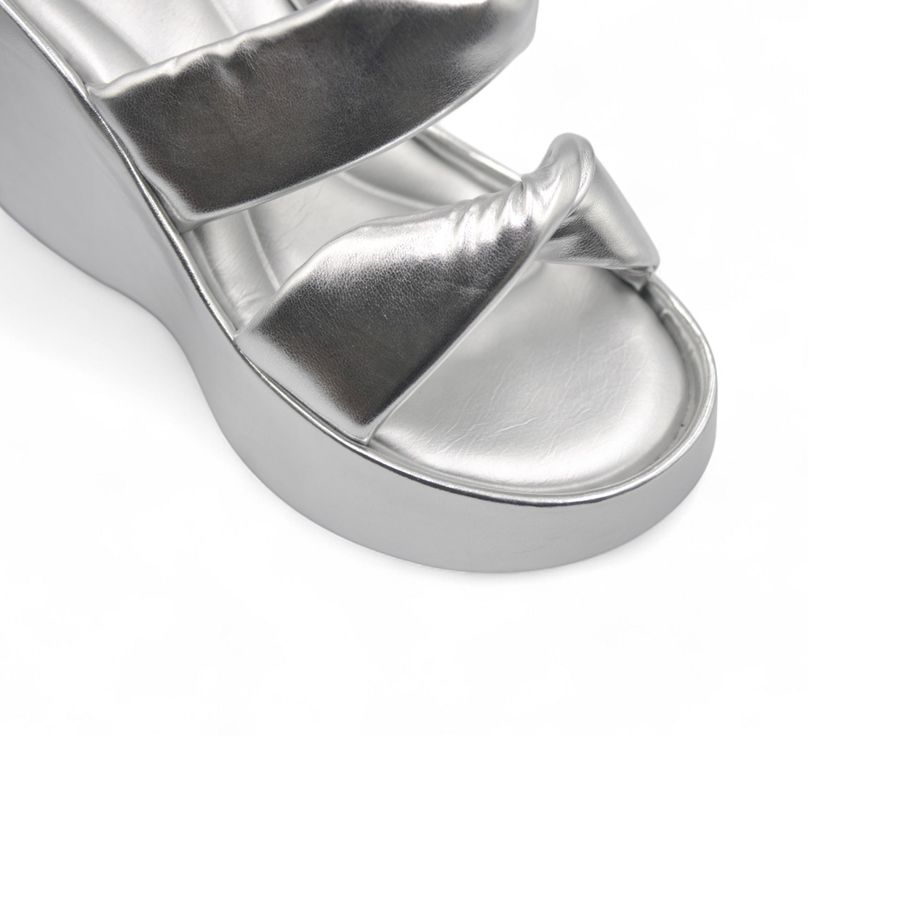 Dép Quai Ngang Nữ TGG UN9825-7 Màu Bạc Da Mềm Size 39