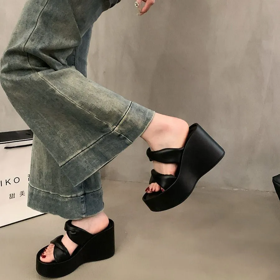 Dép Quai Ngang Nữ TGG UN9825-7 Màu Đen Da Mềm Size 35