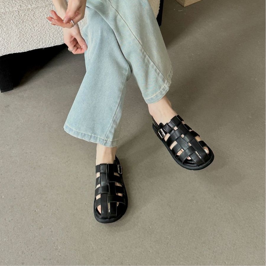 Dép Sandal Nữ TGG X326-1 Màu Đen Da Trơn Size 36