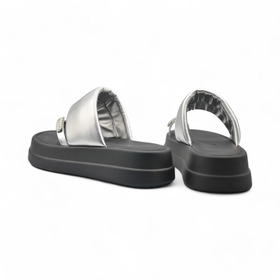Dép Xỏ Ngón Nữ TGG A518-1 Màu Bạc Da Bóng Size 37