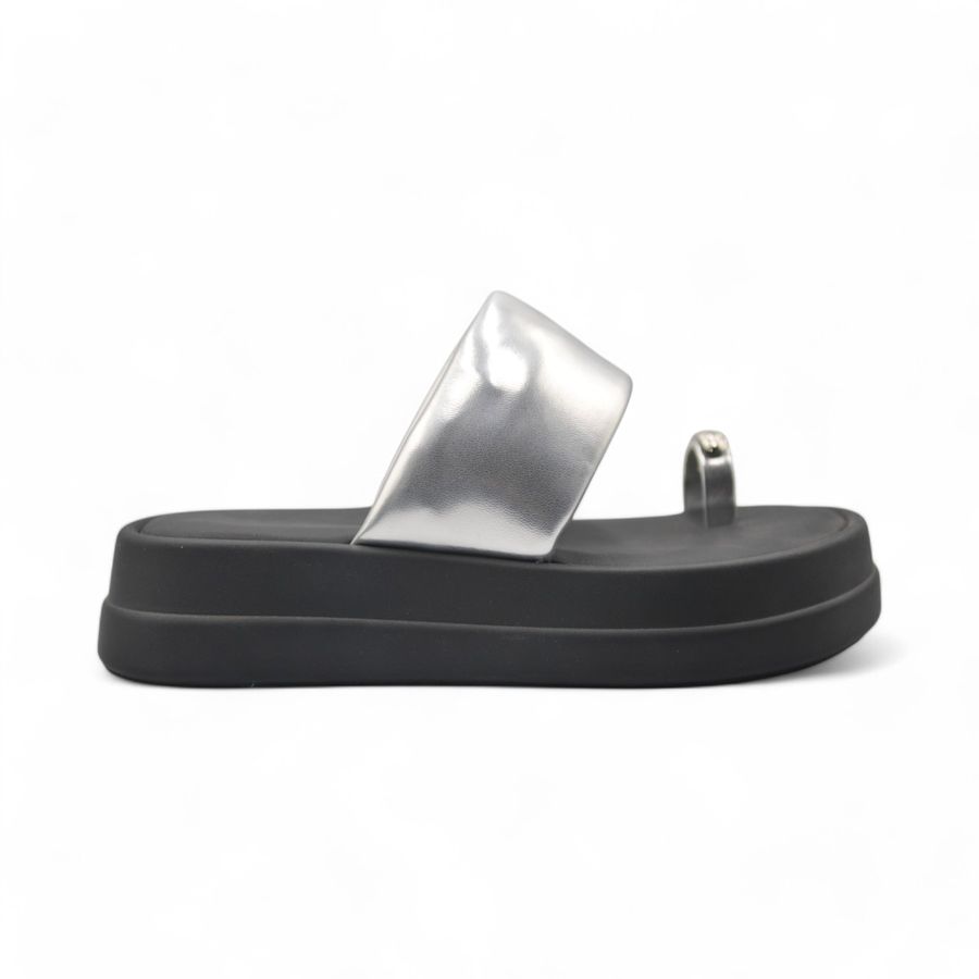 Dép Xỏ Ngón Nữ TGG A518-1 Màu Bạc Da Bóng Size 37