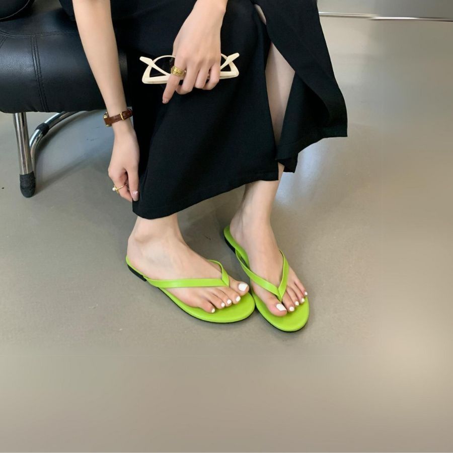 Dép Xỏ Ngón Nữ TGG J3008 Màu Xanh Da Trơn Size 36